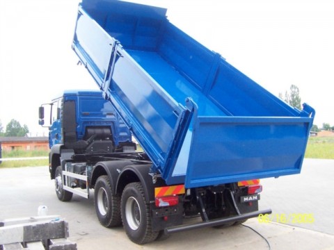 Kipper - Niebieski pojazd ciężarowy